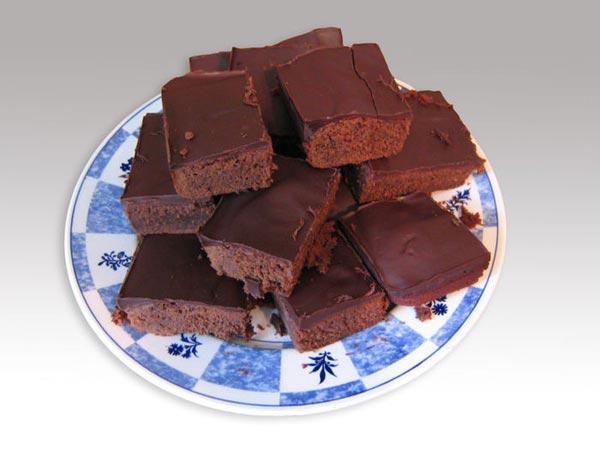Cuinem brownies al microones