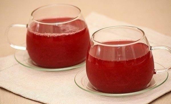 يمكن أيضاً تحضير مربى التوت في قدر الطهي البطيء.