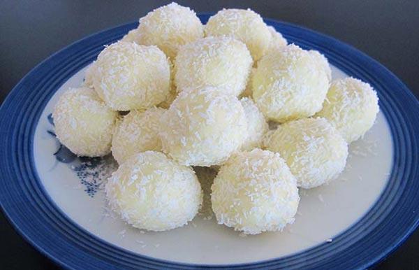 El Raffaello casolà és un postre fantàstic per a nens.