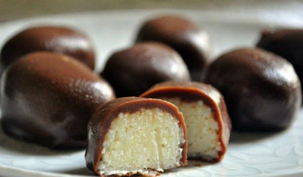 Petits pastissos de mató