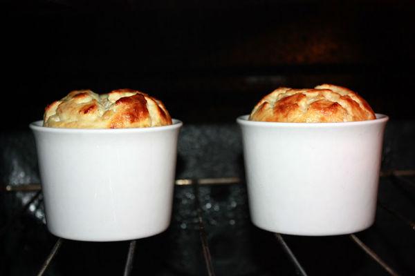 Soufflé au fromage blanc et à la banane au four