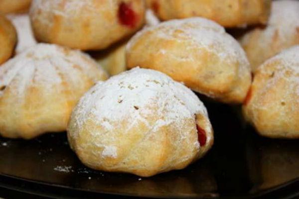 Ripieno di fragole per profiteroles