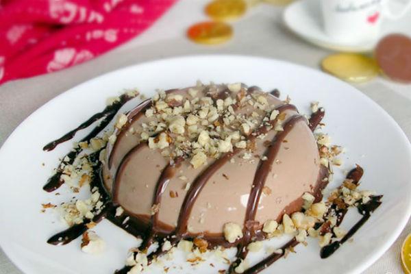 Panna cotta de xocolata amb engrunes