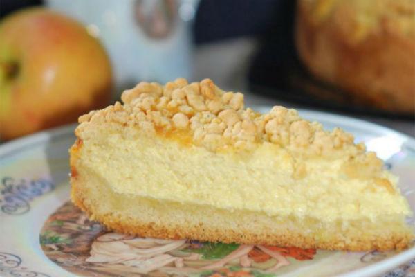 Pastís de mató i poma