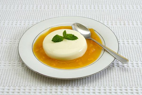 Lad os gentage, hvordan man laver panna cotta derhjemme.