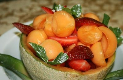 الفواكه فقط للحفاظ على رشاقتك.