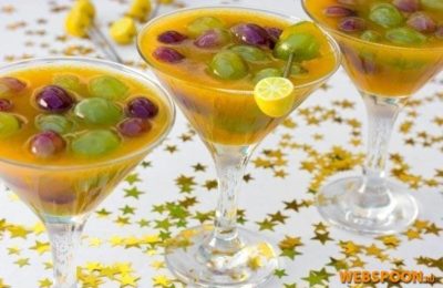 Postres: raïm en gelatina de iogurt