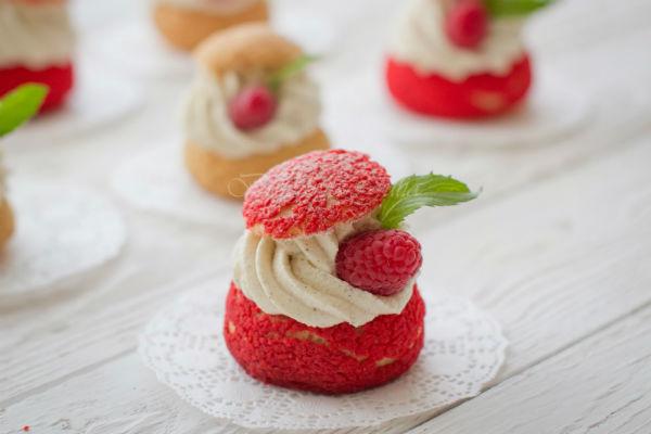 Vandbagte butterdej med hindbærkonfiteret