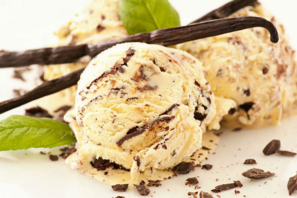 gelat de plàtan amb trossets de xocolata