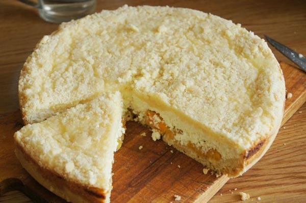 كيفية صنع كعكة الجبن الملكية الكبيرة في قدر الطهي البطيء؟