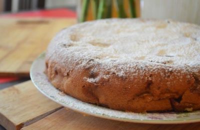 فطائر التفاح في أجهزة طهي متعددة من شركات مختلفة.