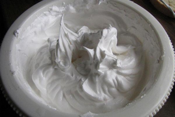 Crema de proteïnes per decorar pastissos 1