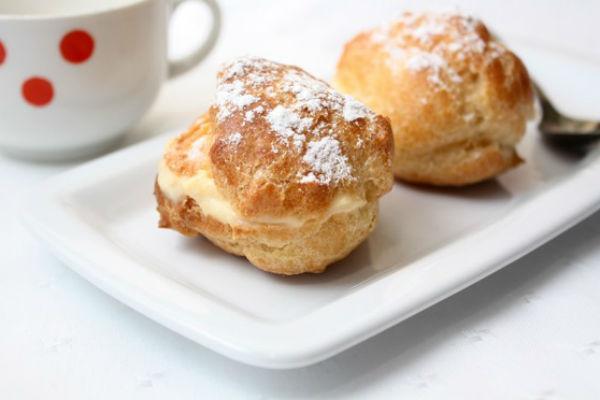 Fyldte eclairs fra Seleznev