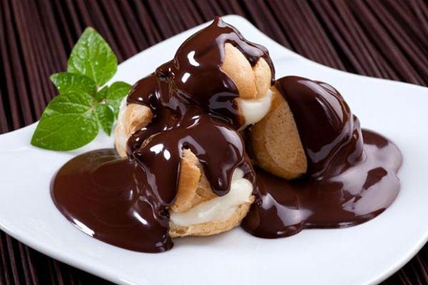 Els éclairs coberts de xocolata de Glinskaya