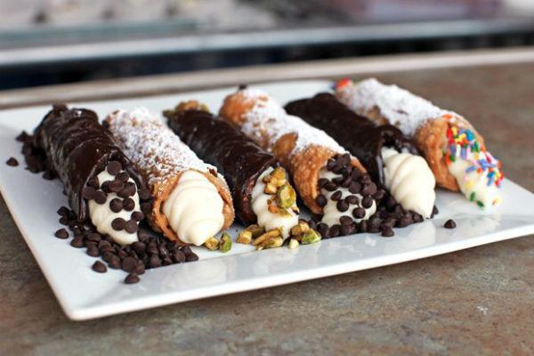 Cannoli amb diferents farcits