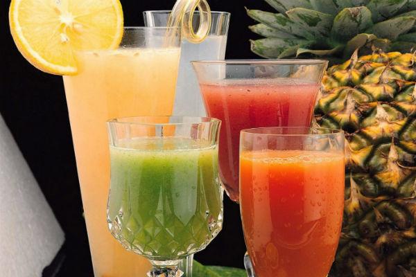 Zmrzlinový koktejl s přídavkem džusu