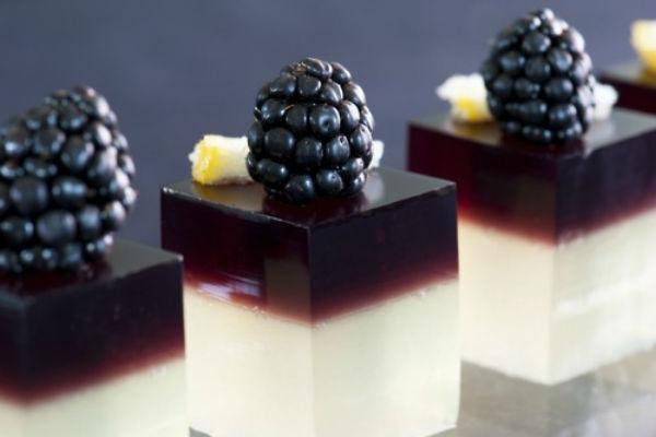 Gelatina de llet amb mores