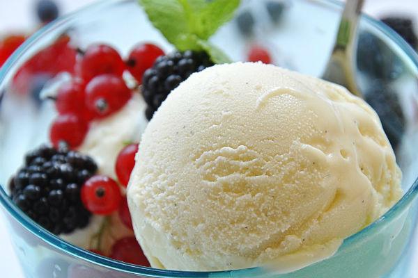 Gelat de vainilla amb baies