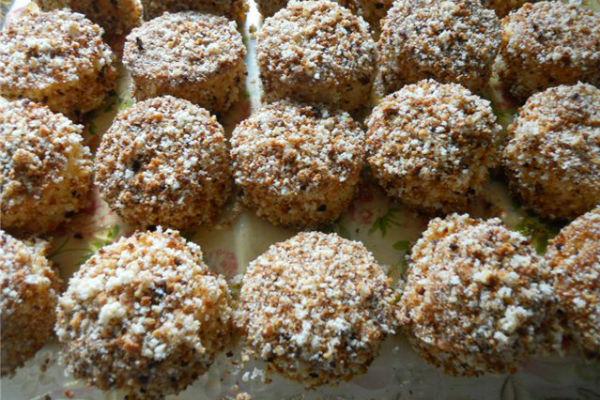 Pastís d'eriçó en una safata de forn
