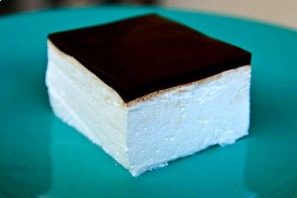 Un tros de llet d'ocell