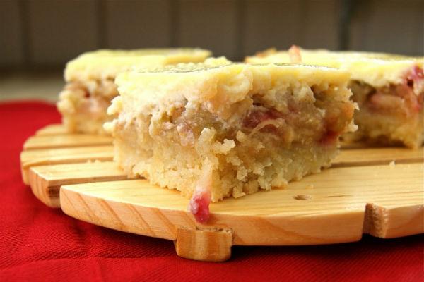 Et stykke charlotte med hytteost