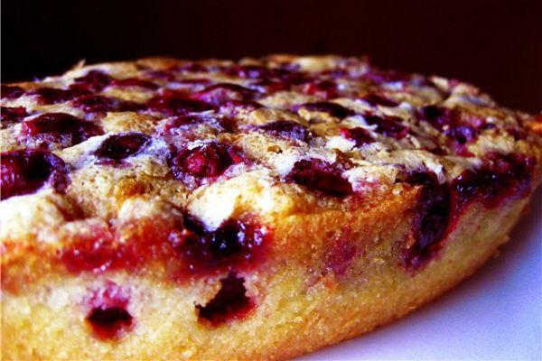 Cherry Charlotte en una multicooker