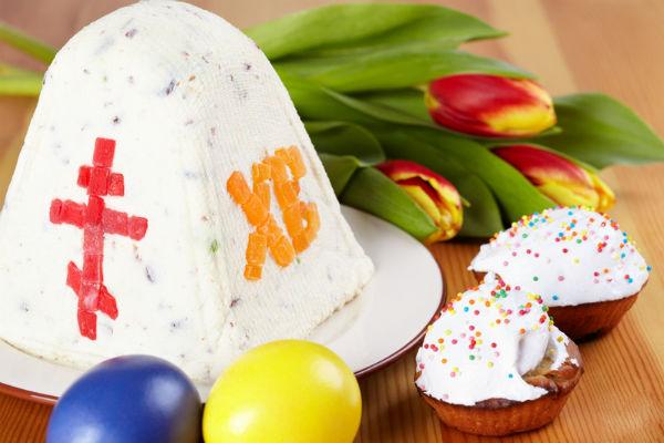 Pastís de formatge cottage de Pasqua amb fruites confitades