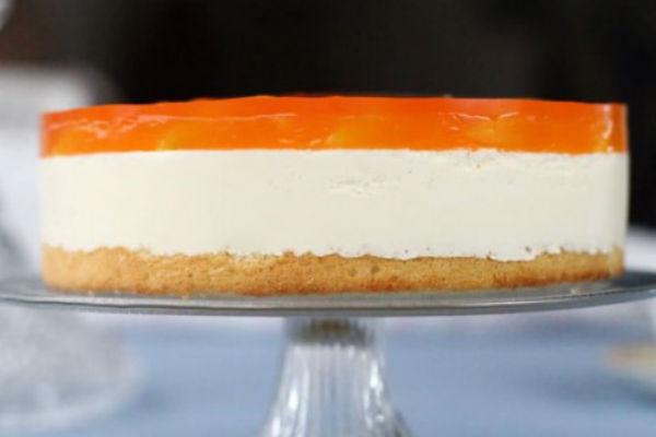 Opskrift på hytteost-soufflékage