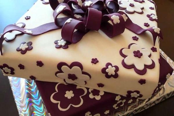 Decorar pastissos amb màstic 6