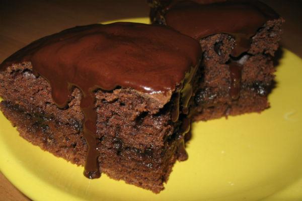 Pastís d'estació en un plat