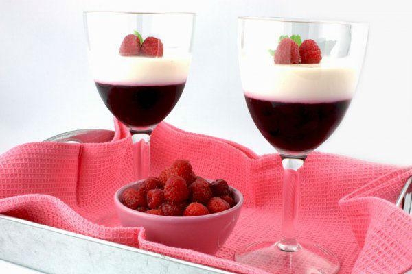 جيلي النبيذ في كوب