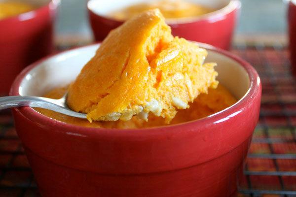 Suflé de pastanaga a la cullera