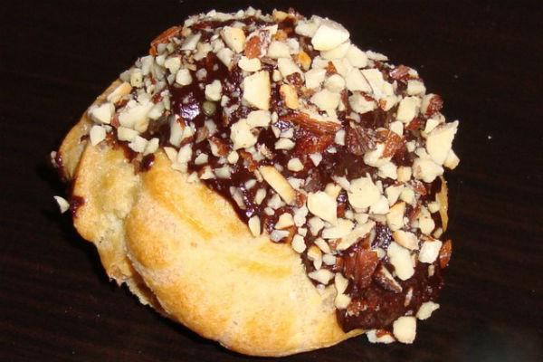 Pastís de xocolata i nous