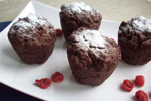 Magdalenes de cirera i xocolata