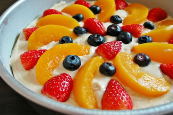 Com decorar un pastís amb fruita 2