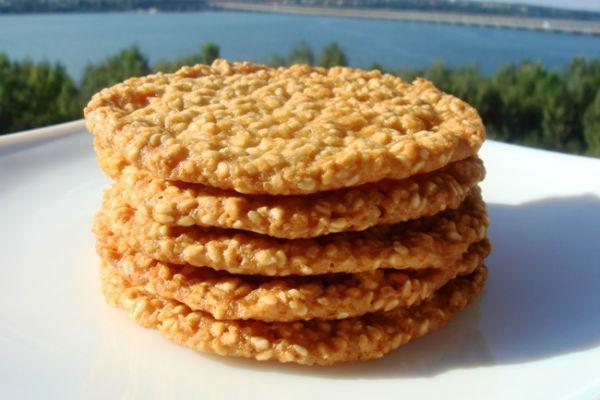 3 قطع من كعك السمسم