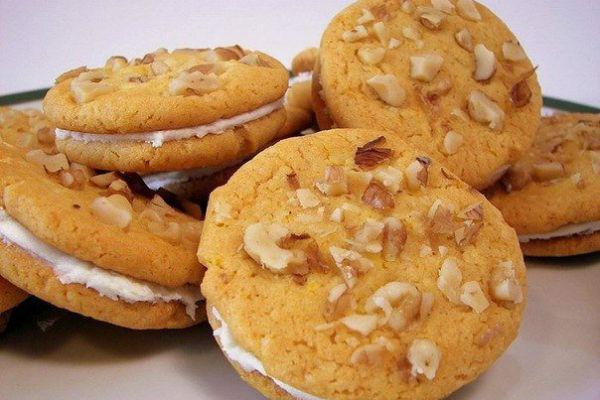 3 كعكات بالعسل