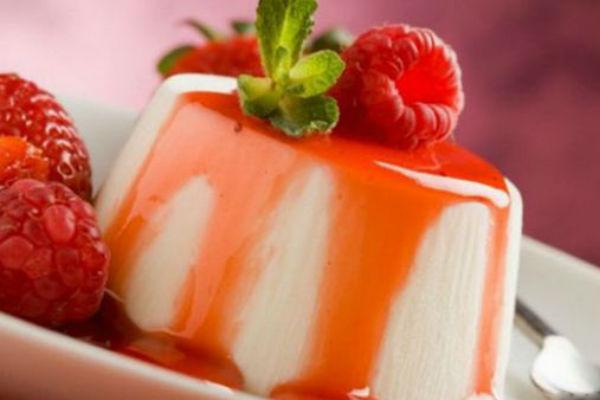 Gelée de caillé aux framboises