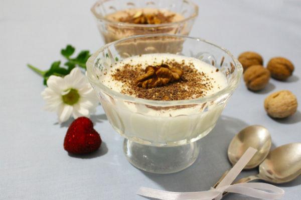 Gelatina de crema agra amb fruits secs