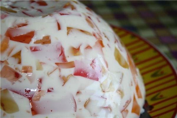 Gâteau à la gelée et à la crème sure 4