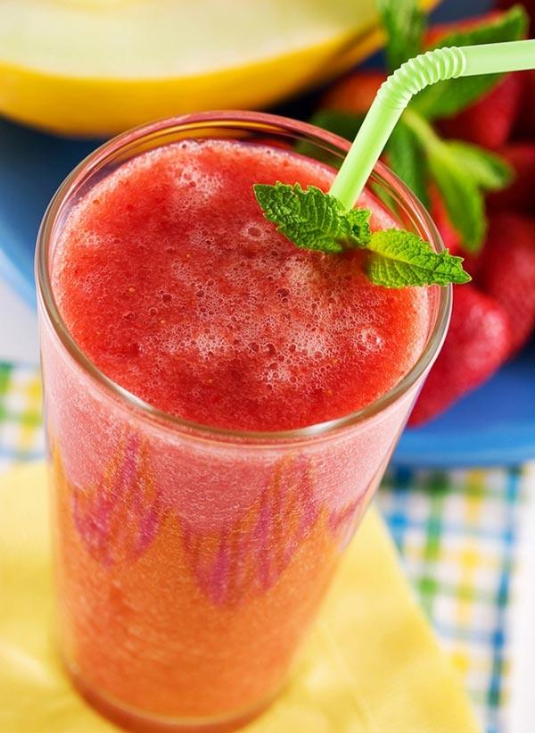 Còctels freds amb síndria i menta.