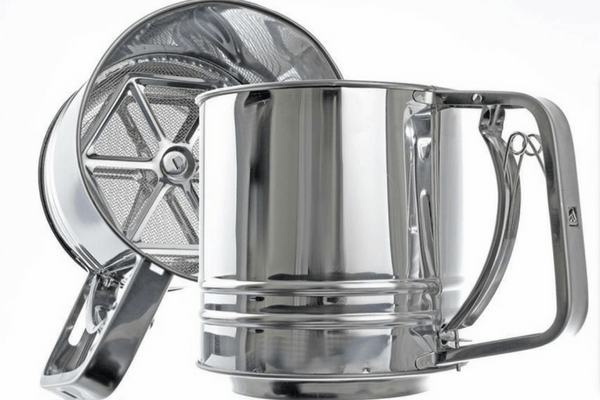 Alternativen zum Sieb – Besondere Becher – Foto