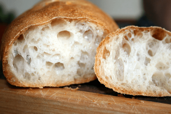 Warum man Mehl sieben muss – Foto