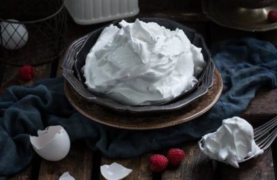 طريقة تكثيف كريمة بياض البيض - صورة