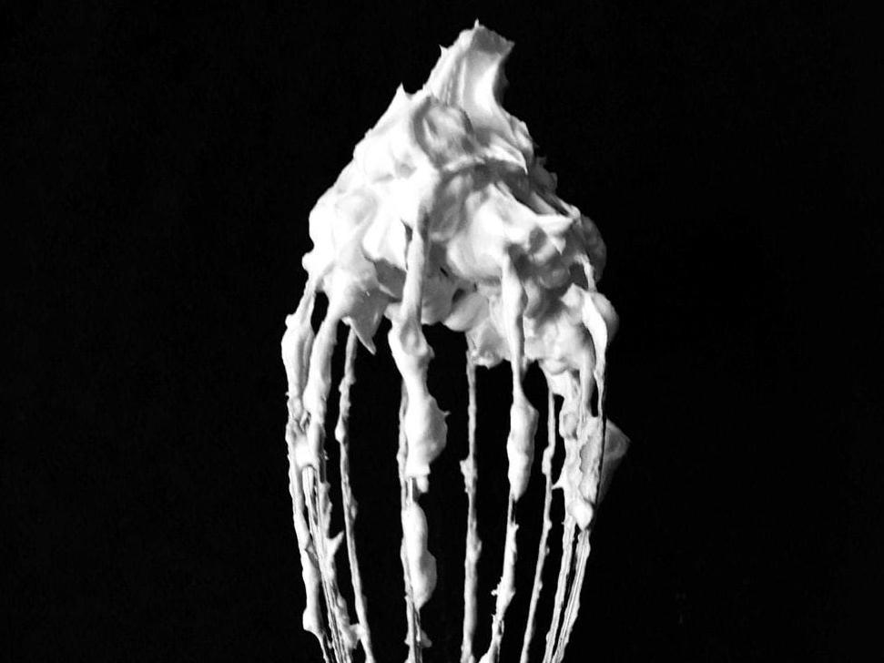 La nata no es munta fins a formar pics durs - foto