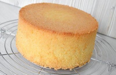 لماذا يهبط الكيك الإسفنجي بعد الخبز؟ - صورة