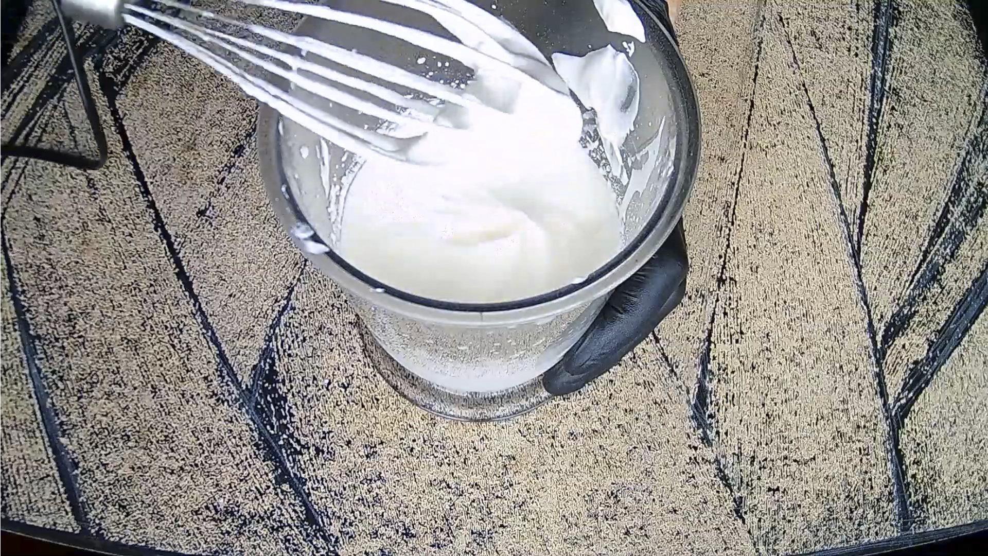 Ricetta - Crema per torta Napoleone con panna acida - Fase 3