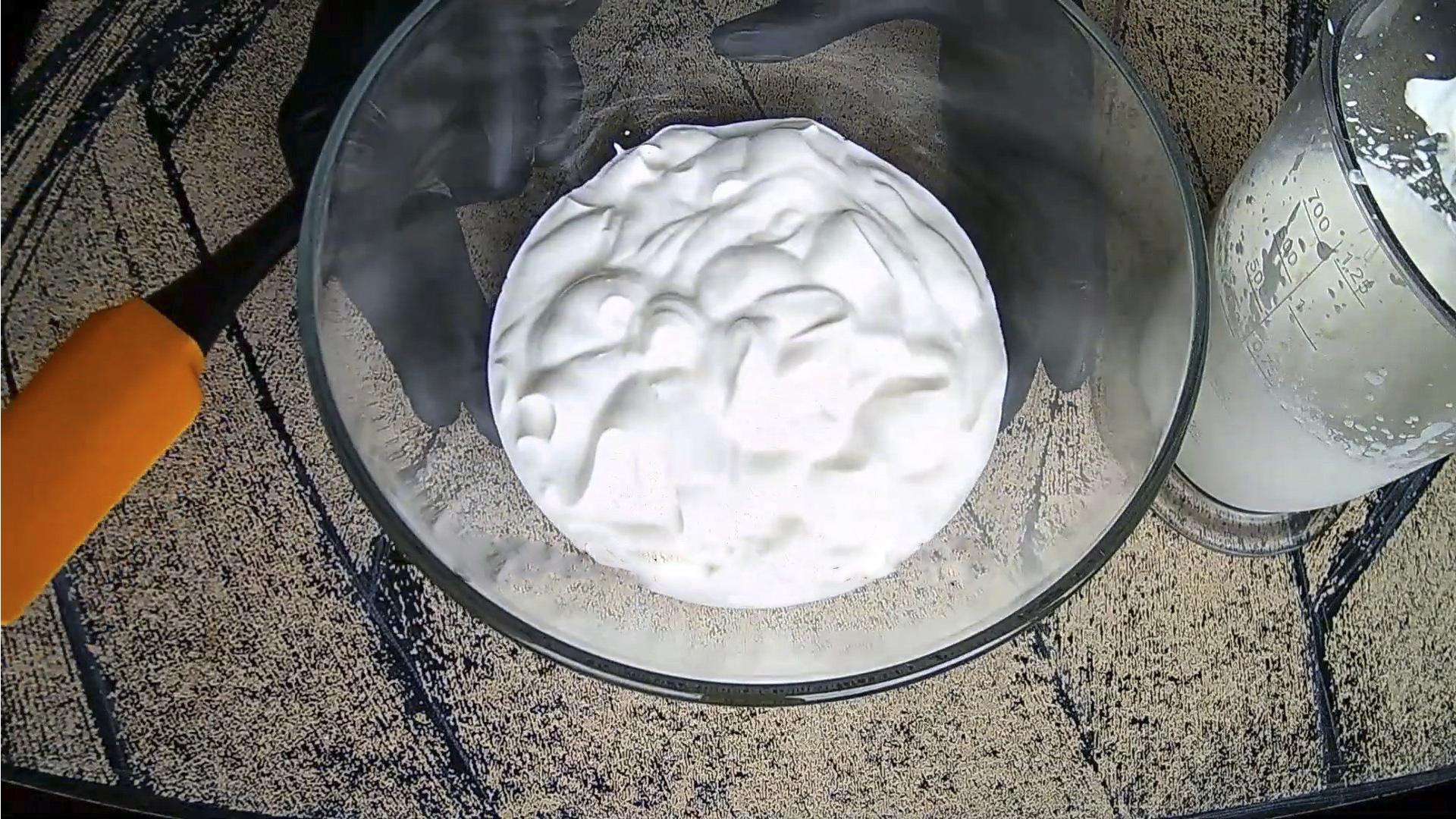 Ricetta - Crema per torta Napoleone con panna acida - Fase 4