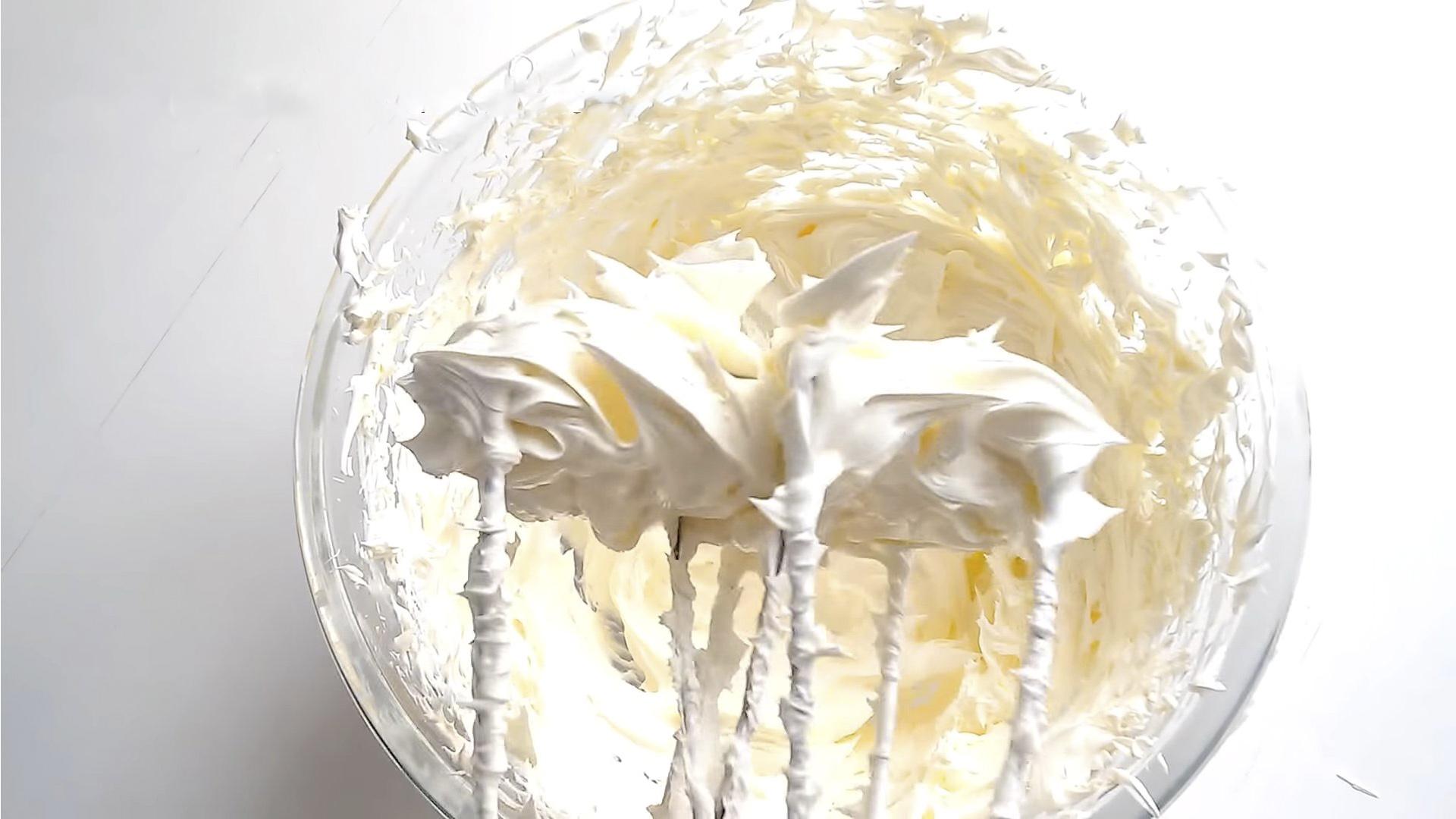 Opskrift - Smørcreme cupcake topping - Trin 3