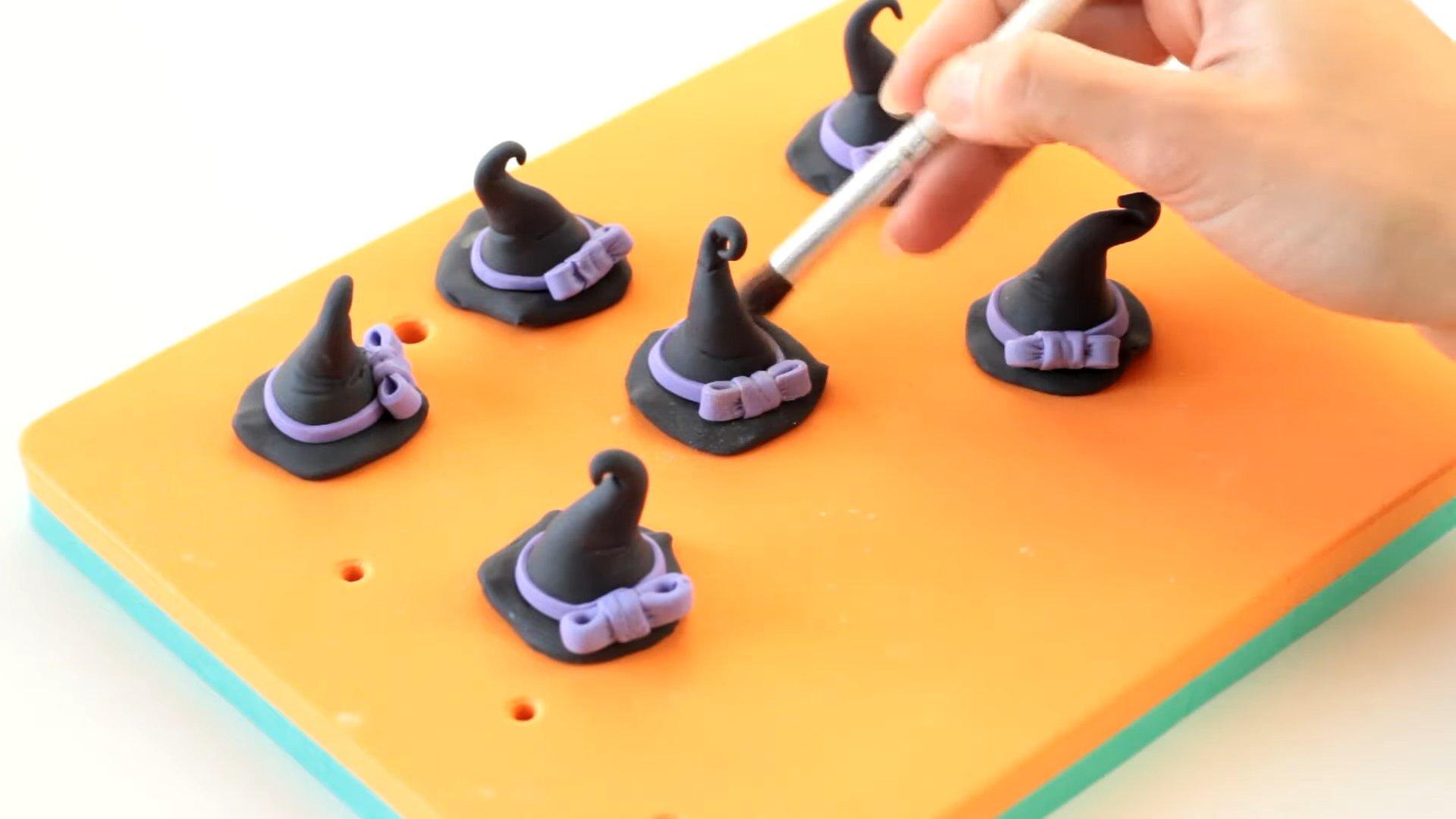 وصفة كب كيك قبعة الساحرة - الخطوة 13-1